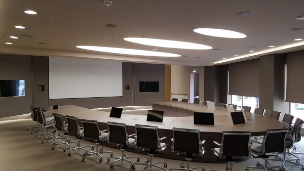 Office building in Metamorfossi
